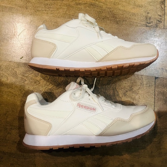Reebok Women’s Classic Leather Sneaker - Picture 3 of 8